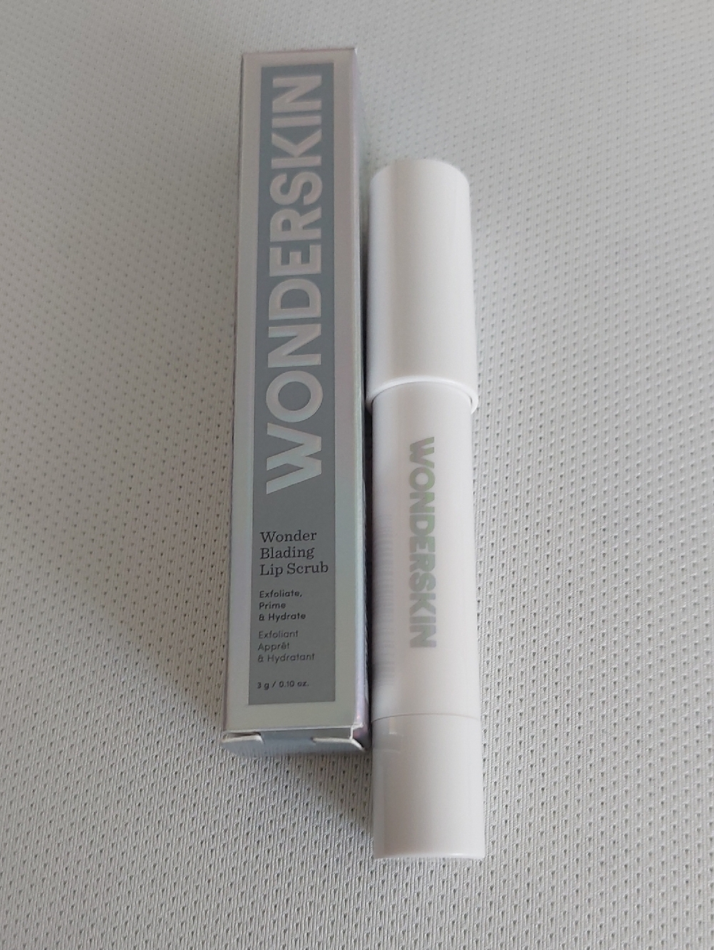 Wonderskin Wonder Blading Lip Scrub — White